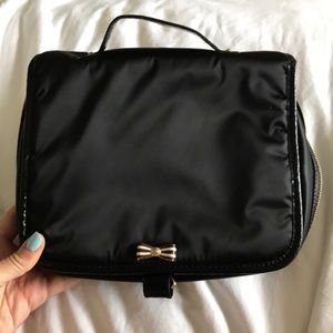 Henri bendel make up bag